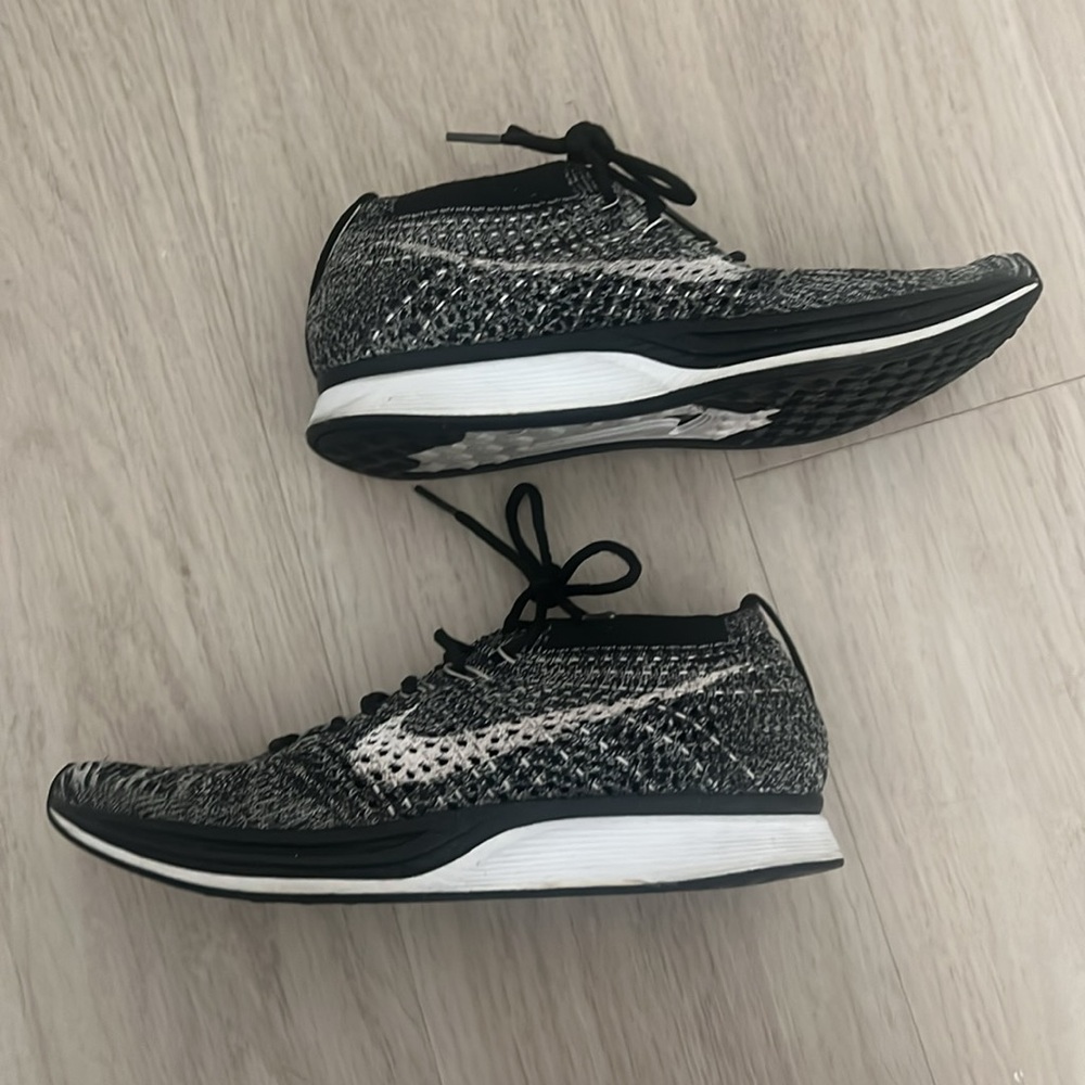 Nike Flyknit Racer - Picture 6 of 11